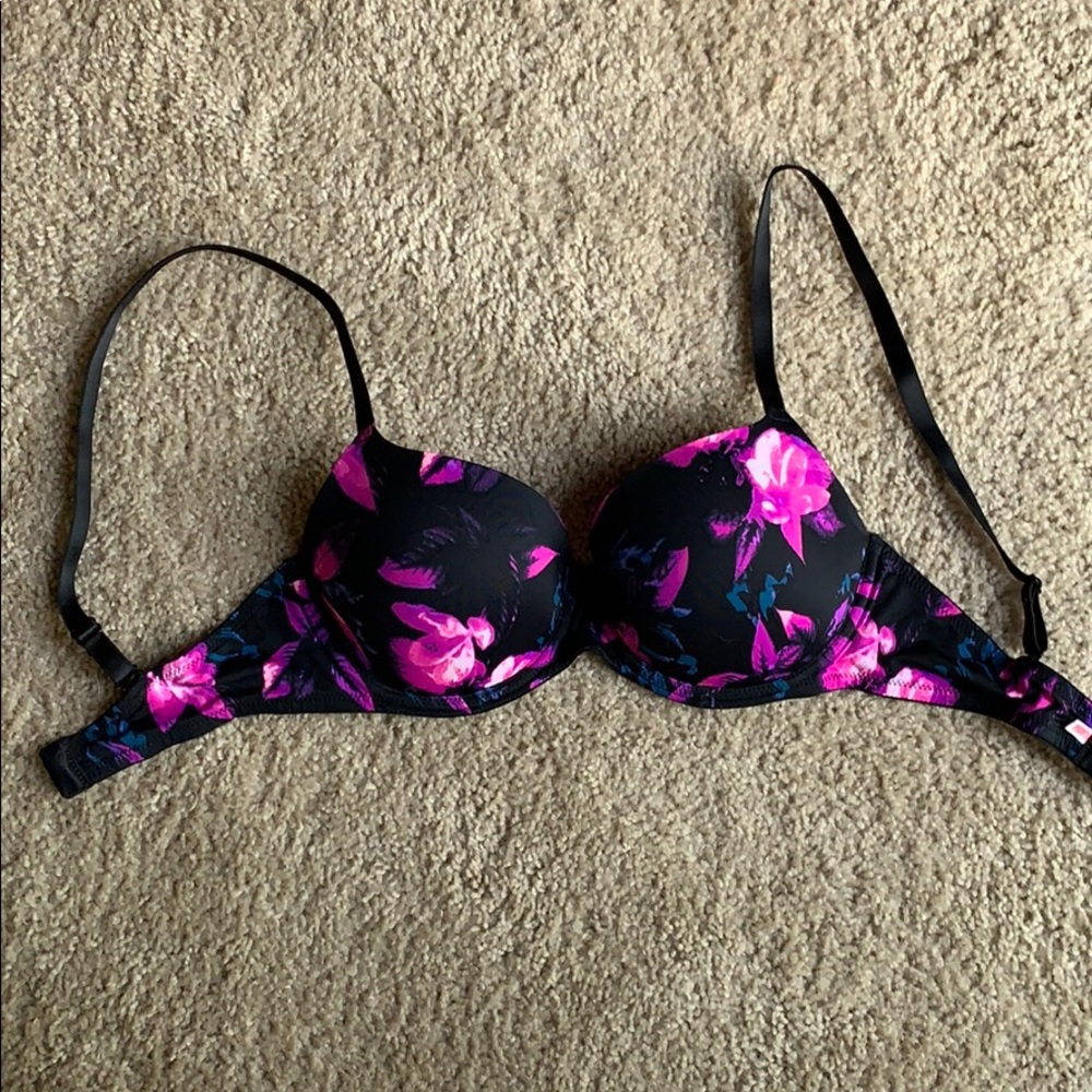 Victoria Secret Wear Everywhere Lightly Lined Bra
